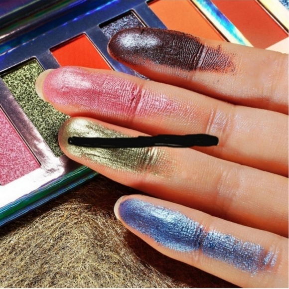 Lash and Palette Bundle - Picture 6 of 6